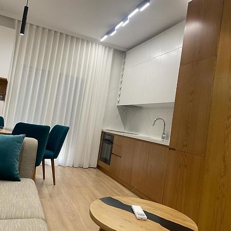 City Center Apartment Kafe Flora تيرانا المظهر الخارجي الصورة