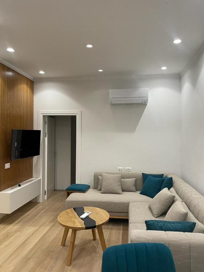 City Center Apartment Kafe Flora تيرانا المظهر الخارجي الصورة