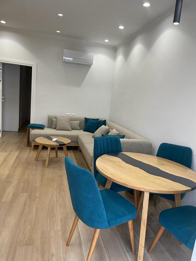 City Center Apartment Kafe Flora تيرانا المظهر الخارجي الصورة