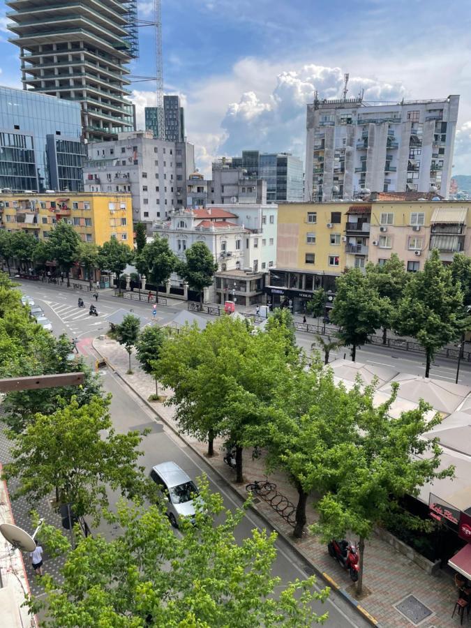 City Center Apartment Kafe Flora تيرانا المظهر الخارجي الصورة